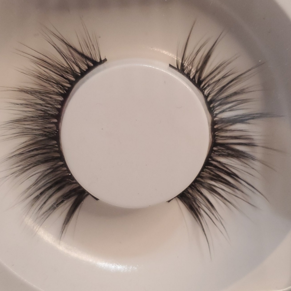 Eyelaches - Picture 3 of 3